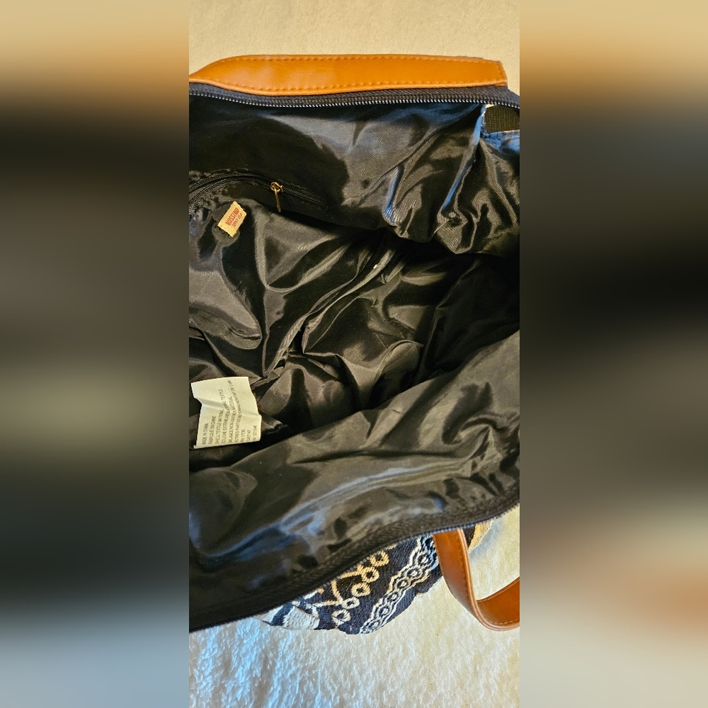 Handbag - Picture 6 of 11
